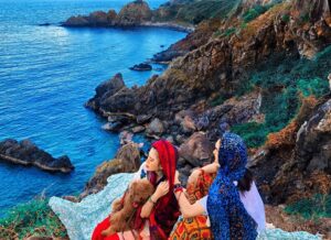 Bãi đá Hang Heo Nha Trang – nguồn Vinpearl