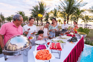 CÓ NÊN MUA VÉ VINWONDERS NHA TRANG TẠI CỔNG? GIẢI MÃ BÀI TOÁN CHI PHÍ & THỜI GIAN CHỜ ĐỢI