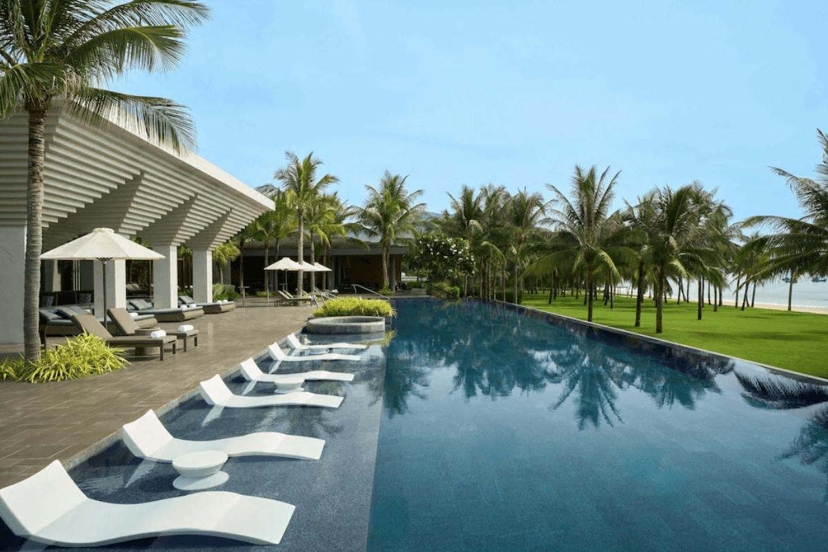 Khu villa hồ bơi riêng tại các resort cao cấp Cam Ranh 