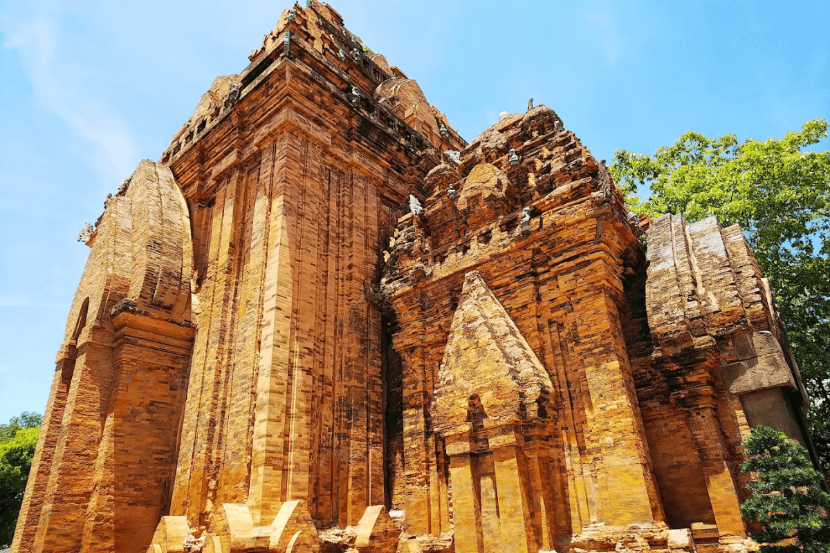 Tháp Bà Ponagar – biểu tượng văn hóa tâm linh của Nha Trang