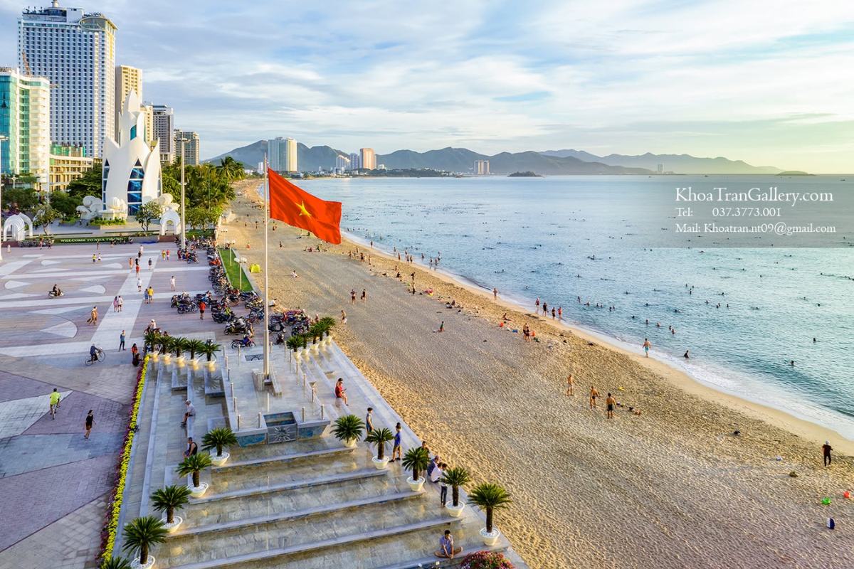 Tháp Trầm Hương Nha Trang nhìn từ Quảng trường 2_4