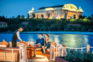 View biển đẹp tại Wave Bar Nha Trang buổi tối