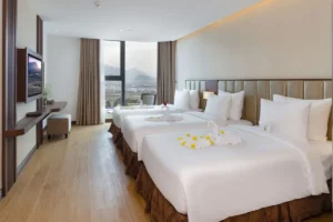 Đặt phòng khách sạn Nha Trang cho 2 người với không gian nghỉ dưỡng rộng rãi, tiện nghi cao cấp và tầm nhìn thoáng đẹp.
