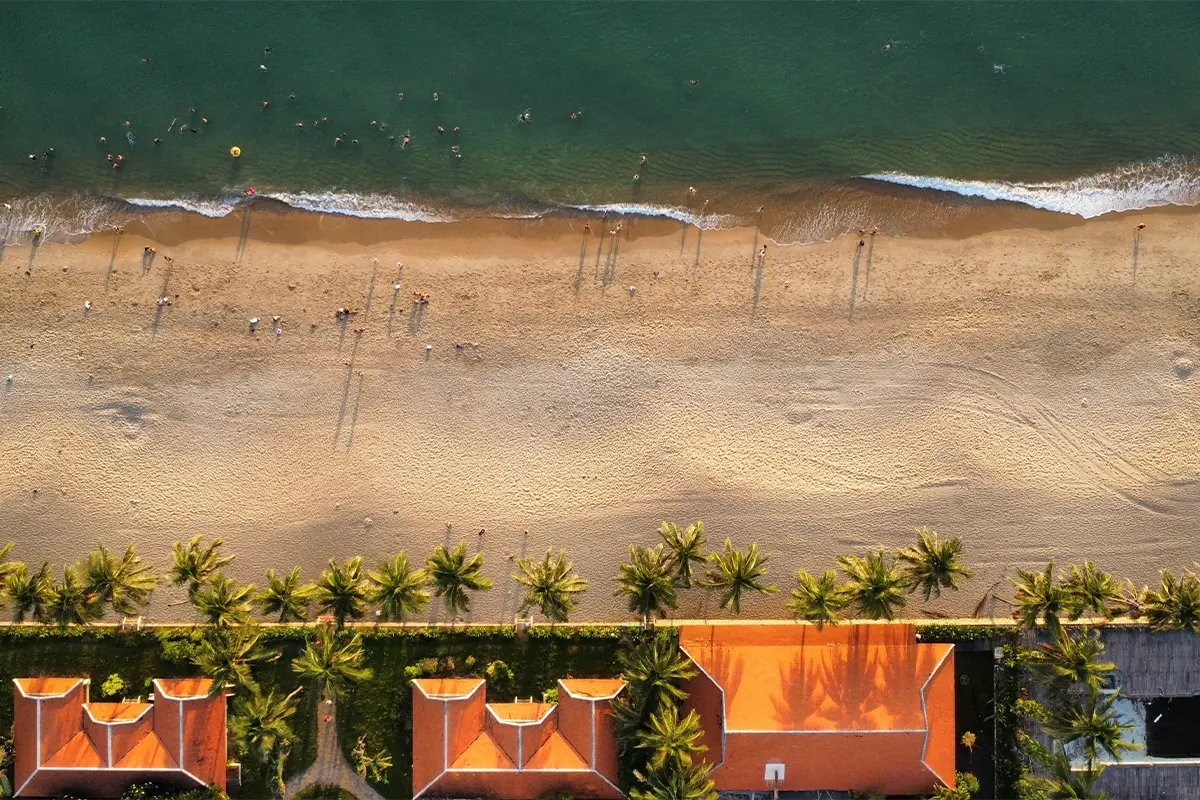 Lịch trình Nha Trang cho gia đình 3 thế hệ với trải nghiệm nghỉ dưỡng, vui chơi và khám phá bãi biển.