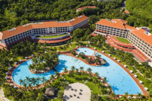 Vinpearl Resort Nha Trang trên đảo Hòn Tre nhìn từ trên cao