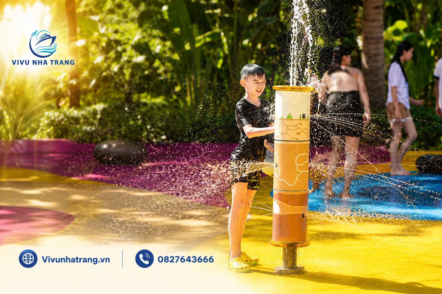 Bé vui chơi tại khu vòi phun công viên nước VinWonders Nha Trang