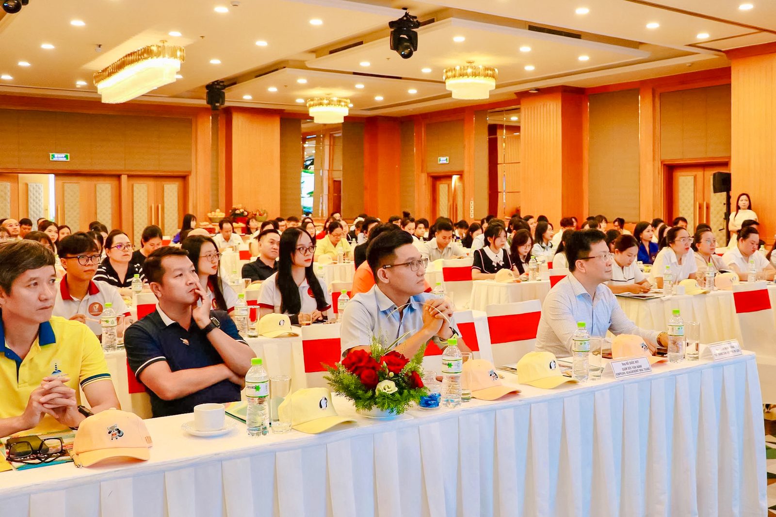 Khán phòng hội thảo đối tác Wake Up Wonder tại Nha Trang, ngày 10/10/2026