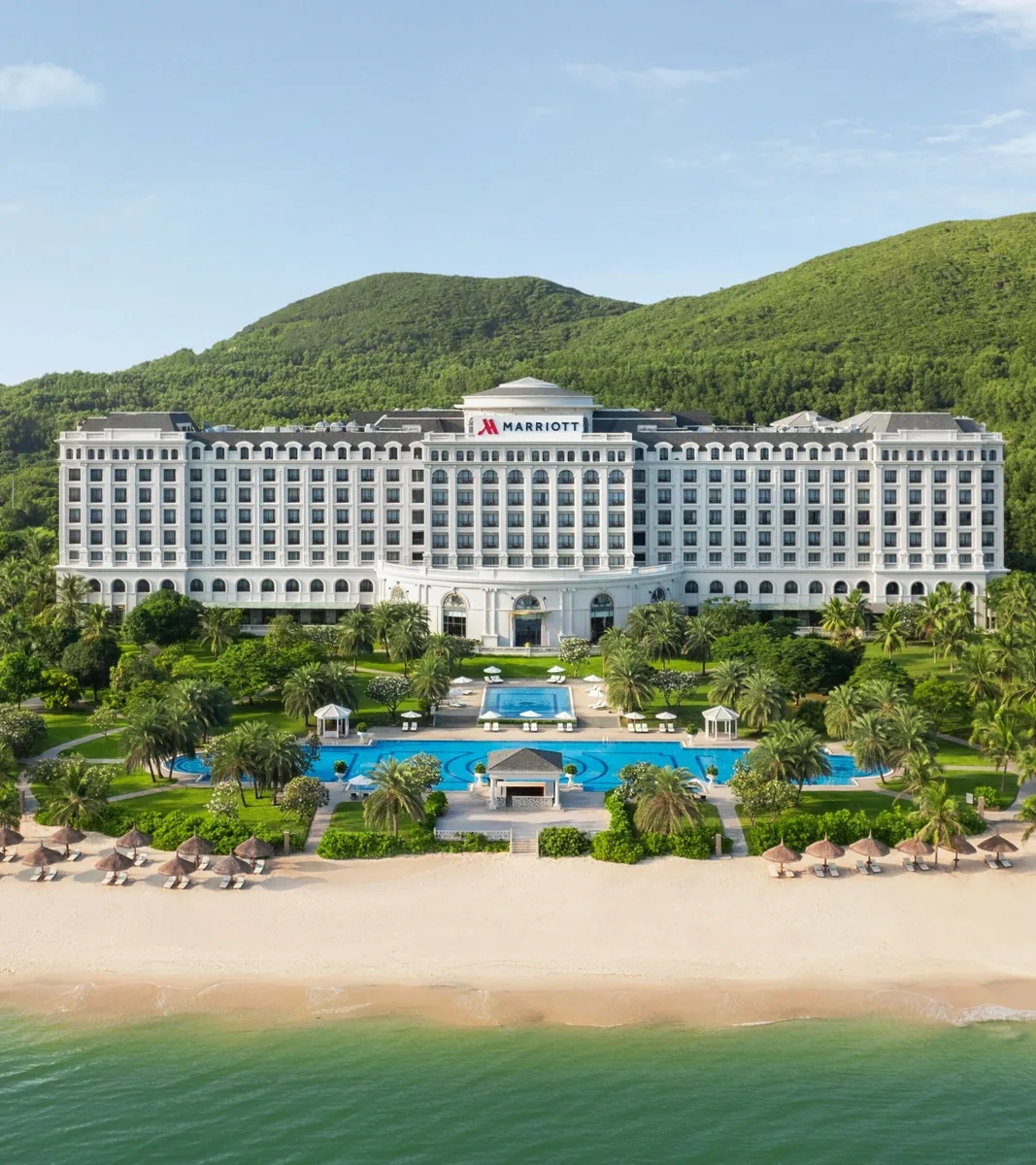 Toàn cảnh Nha Trang Marriott Resort & Spa trên đảo Hòn Tre